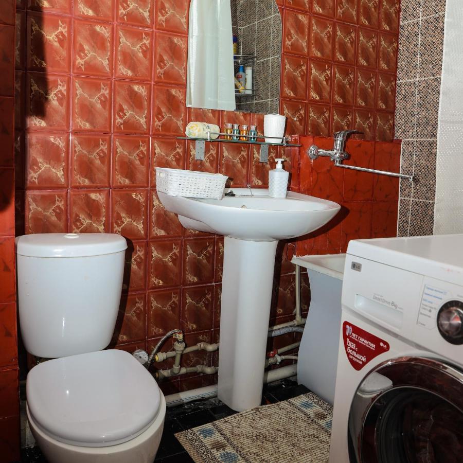 شقة الماتي  في Reliablehouse 2-Х Комнатная Квартира В Центре المظهر الخارجي الصورة